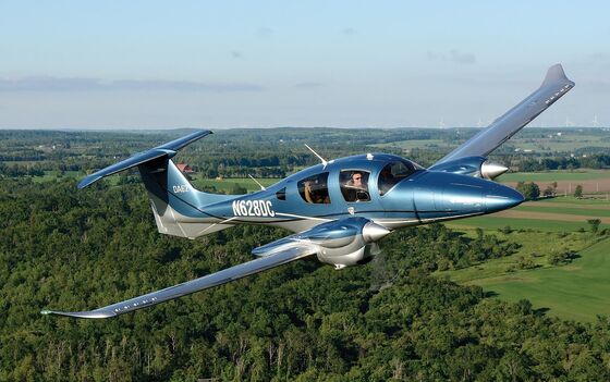 DA62 suku cadang pesawat